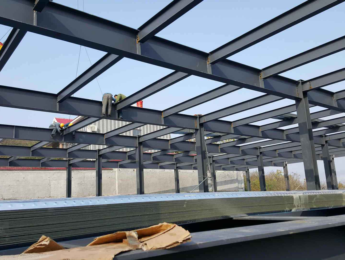 鋼結(jié)構(gòu)樓層板怎么施工呢? 鋼結(jié)構(gòu)樓層板怎么施工呢?